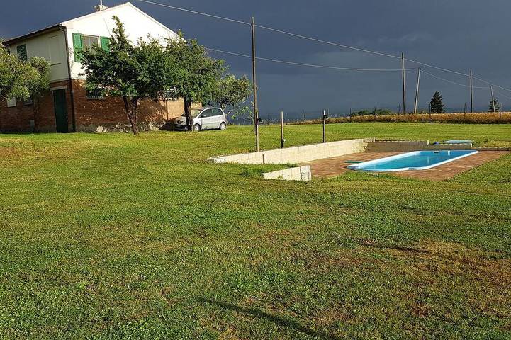 Location de vacances pour 10 personnes, avec Jardin à Morrovalle