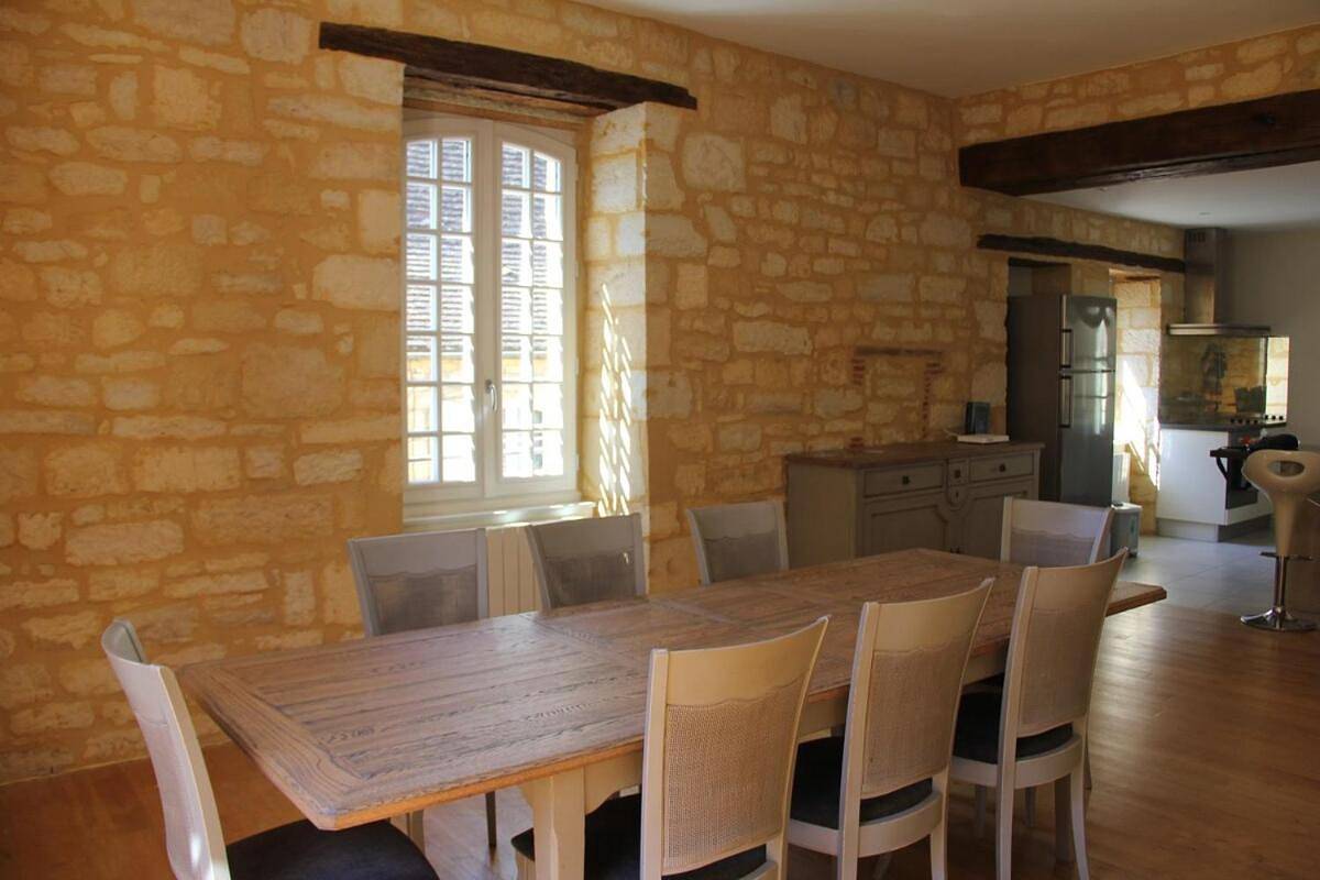 Appartement entier, One-Bedroom Apartment in Domme, Périgord Noir
