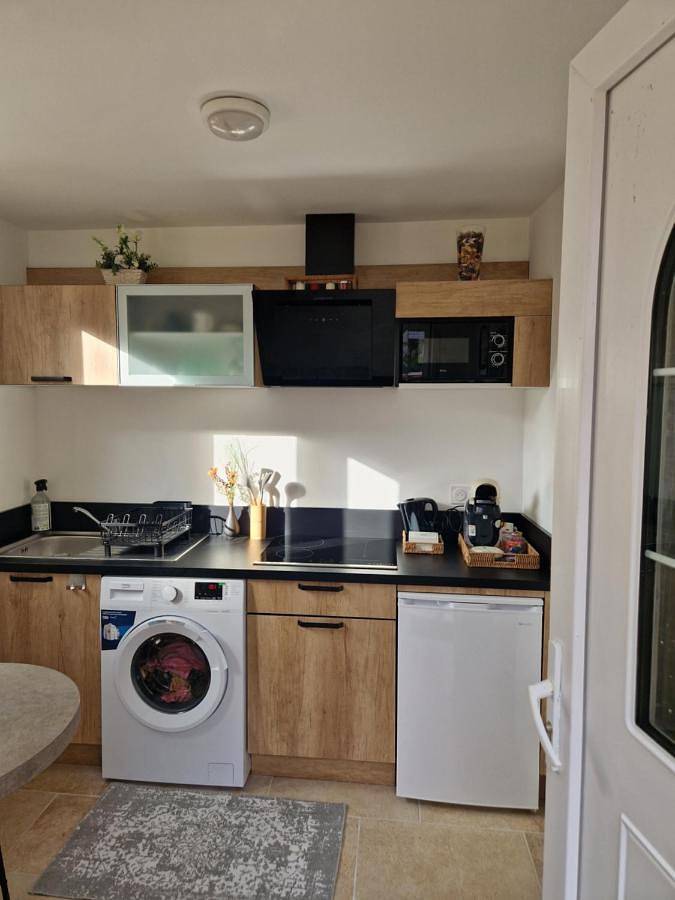 Gîte pour 2 personnes, avec terrasse ainsi que jardin et vue à Groléjac - 2