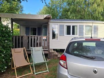 Gîte pour 6 personnes, avec terrasse et piscine à Nages