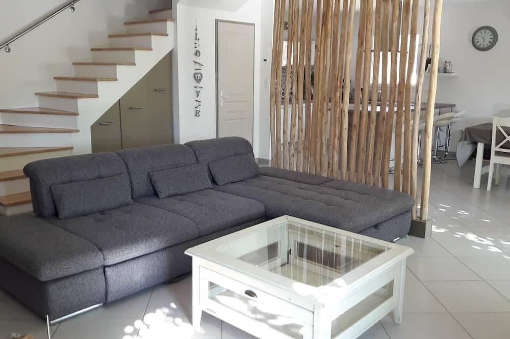 Villa provençal 110 m² 8 pers close to calanques, inflatable jacuzzi. in Ensuès-la-Redonne, Mittelmeerküste (Frankreich)