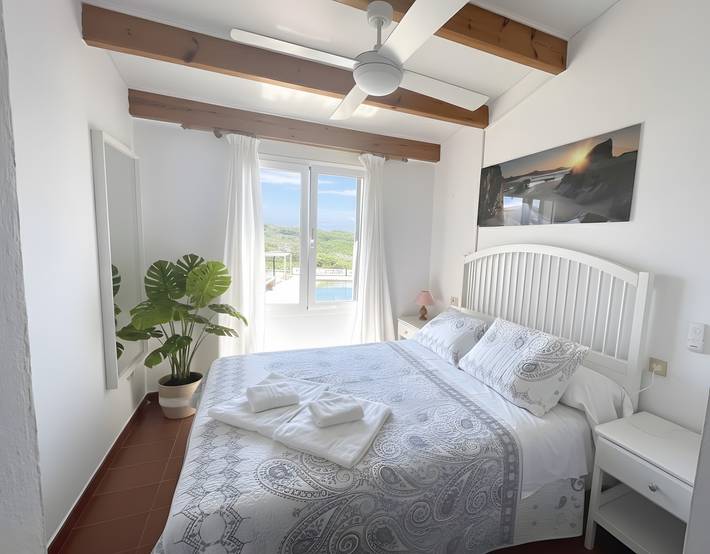 Ganze Wohnung, Apartment "Costa Arenal mit Meerblick" mit Wlan, Pool, Garten, Terrasse und Balkon in Arenal d'en Castell, Es Mercadal