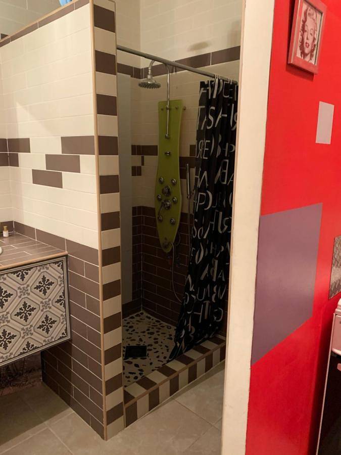 Gîte pour 2 personnes, avec vue ainsi que balcon et piscine à Saint-Martin-Lalande - 2