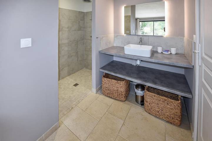 Awesome home in La-Roque-sur-Pernes in La Roque-sur-Pernes, Vaucluse