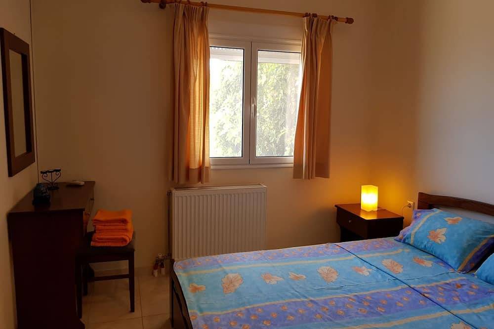 Ganze Wohnung, Sunrise 5 Apartment - Beautifully Located Air Conditioned 3 Bedroom Above Beach in Xiropigado, Kynouria