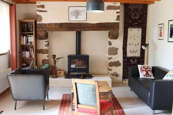 Location de vacances pour 3 personnes, avec jardin et vue à Sussac - 2