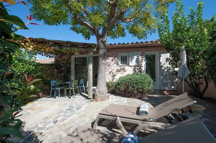 Maison de vacances pour 4 personnes, avec piscine et terrasse, animaux acceptés dans Santa Giulia