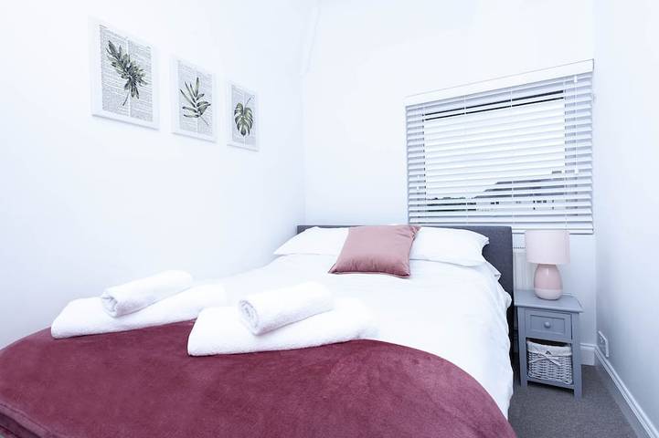 Magnolia Cove with 2 parking spaces in Whitstable, Kent
