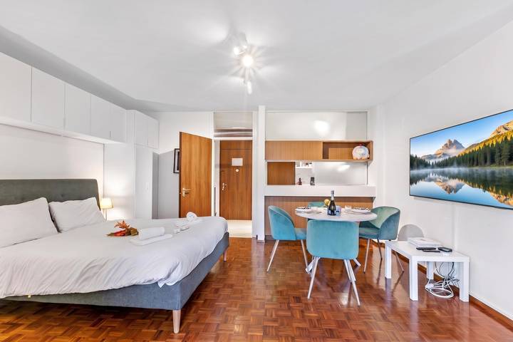 Ganze Wohnung, La Perla Sul Lago - Studio with Balcony View in Paradiso, Luganersee