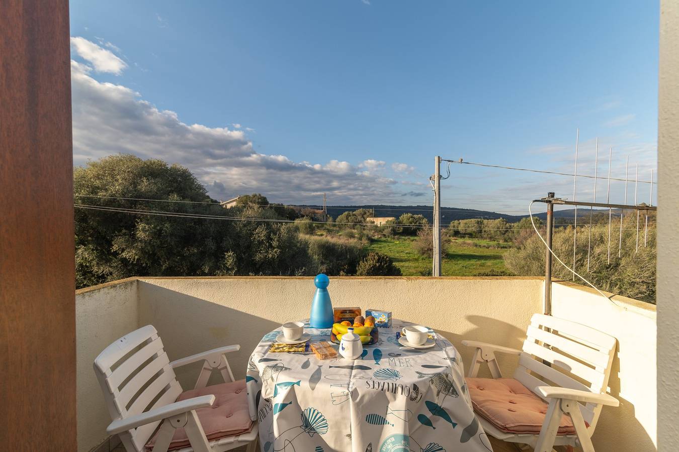 Casa vacanze 'Bouganville' con vista sulle montagne, giardino privato e aria condizionata in Posada, Provincia di Nuoro