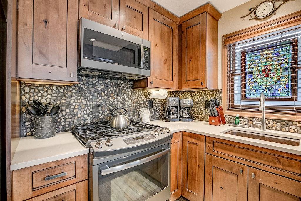 Ganze Wohnung, Wendall Square Downtown Townhome: Views w/ Hot Tub in Arapaho and Roosevelt National Forests