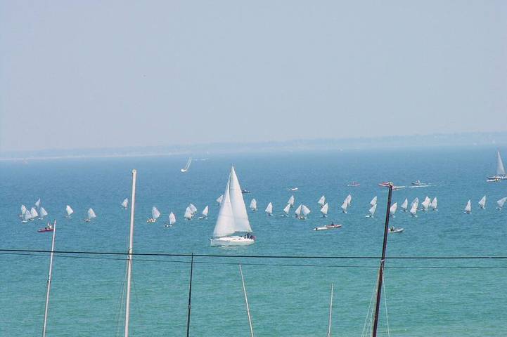 Gîte pour 6 personnes, avec balcon et piscine dans Plage Du Porigo