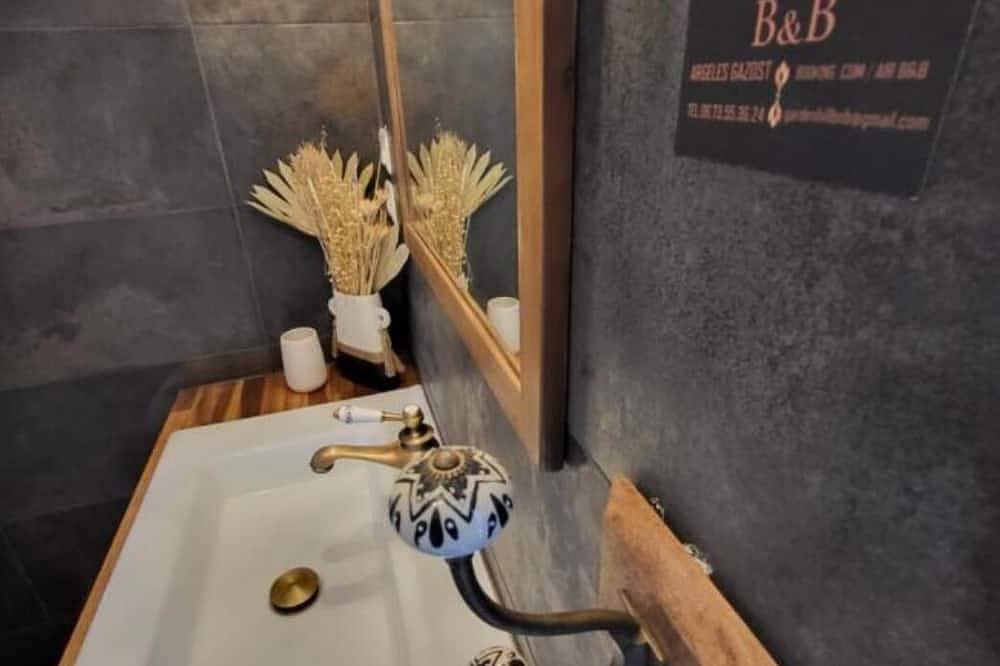 Entire apartment, Gardenhill.Familly 2 Bedroom in Argelès-Gazost, French Pyrenees