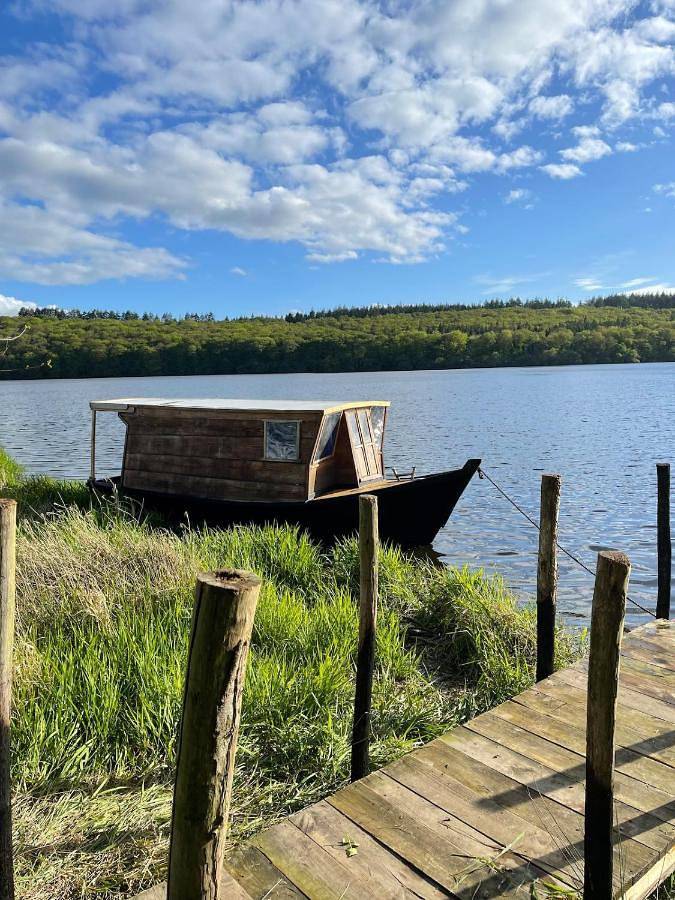 Bateau pour 2 personnes, avec jardin et vue, animaux acceptés à Caurel - 2