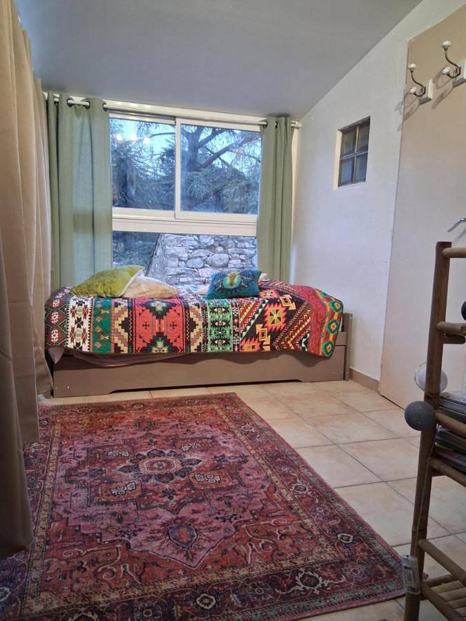 Location de vacances pour 4 personnes, avec vue et jardin, adapté aux familles à Prémian - 3