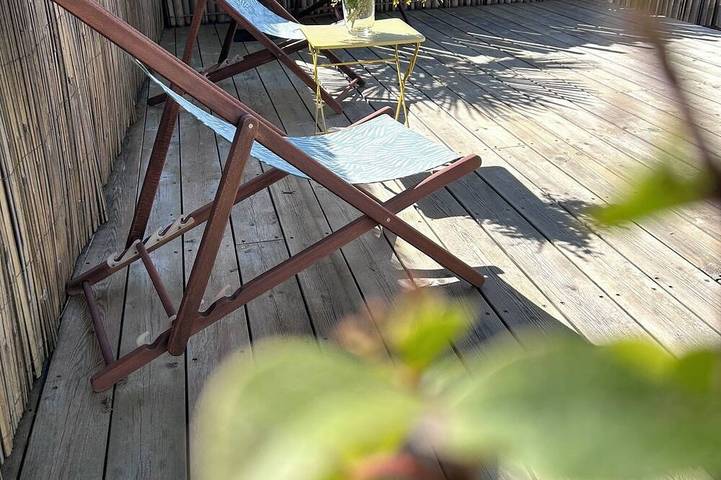 Location de vacances pour 6 personnes, avec balcon et jardin dans Plage de Bélisaire