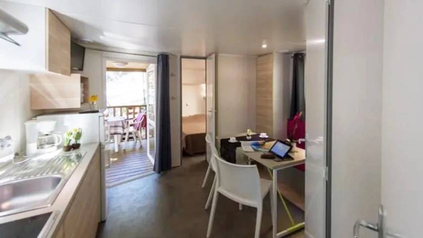 Mobil home pour 4 personnes, avec piscine et balcon à Saint-Auban - 4