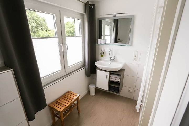 Ganze Wohnung, Moderne Ferienwohnung in Kassel in Forstfeld, Kassel
