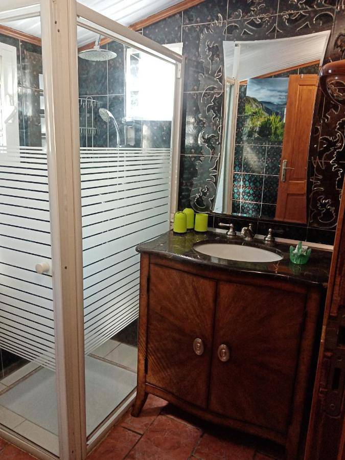 Chambre d’hôte pour 2 personnes, avec balcon ainsi que jardin et piscine à Le Tampon (Réunion) - 4