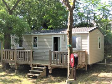 Camping pour 4 personnes, avec piscine et terrasse à Vic-la-Gardiole