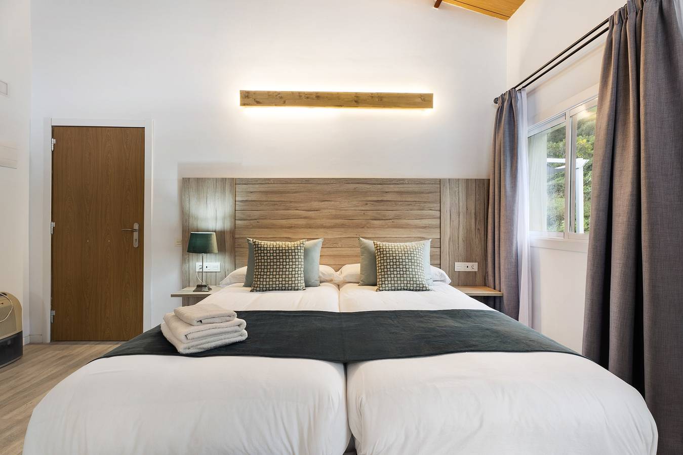 Appartement entier, Appartement de vacances 'Casa Lomo El Aire Flamboyan' avec vue sur la mer, piscine partagée et Wi-Fi in San Cristóbal de La Laguna, Tenerife du Nord