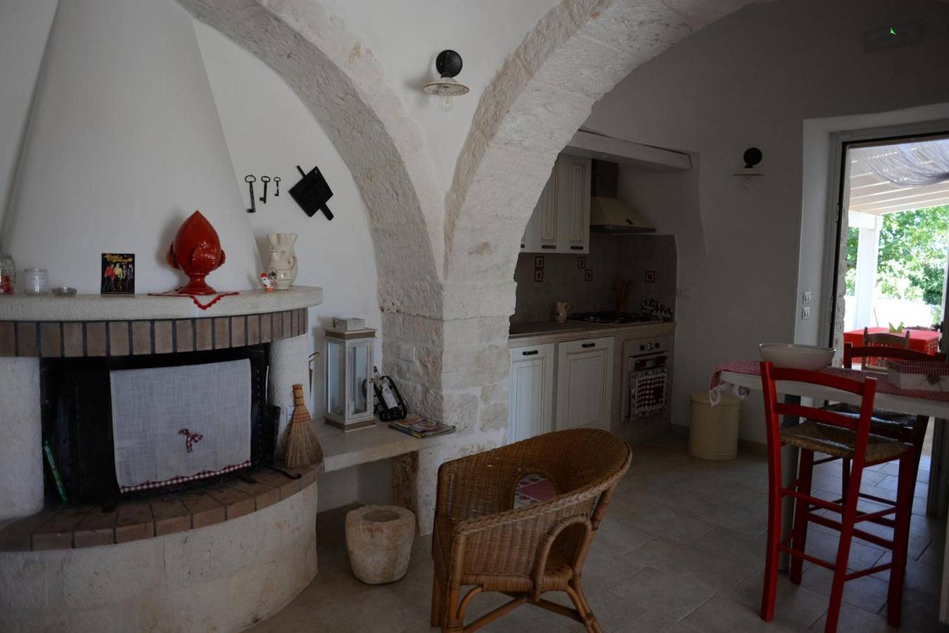 Trullo 'Vito with Pool' con piscina privada, terraza compartida y Wi-Fi in Martina Franca, Provincia de Taranto
