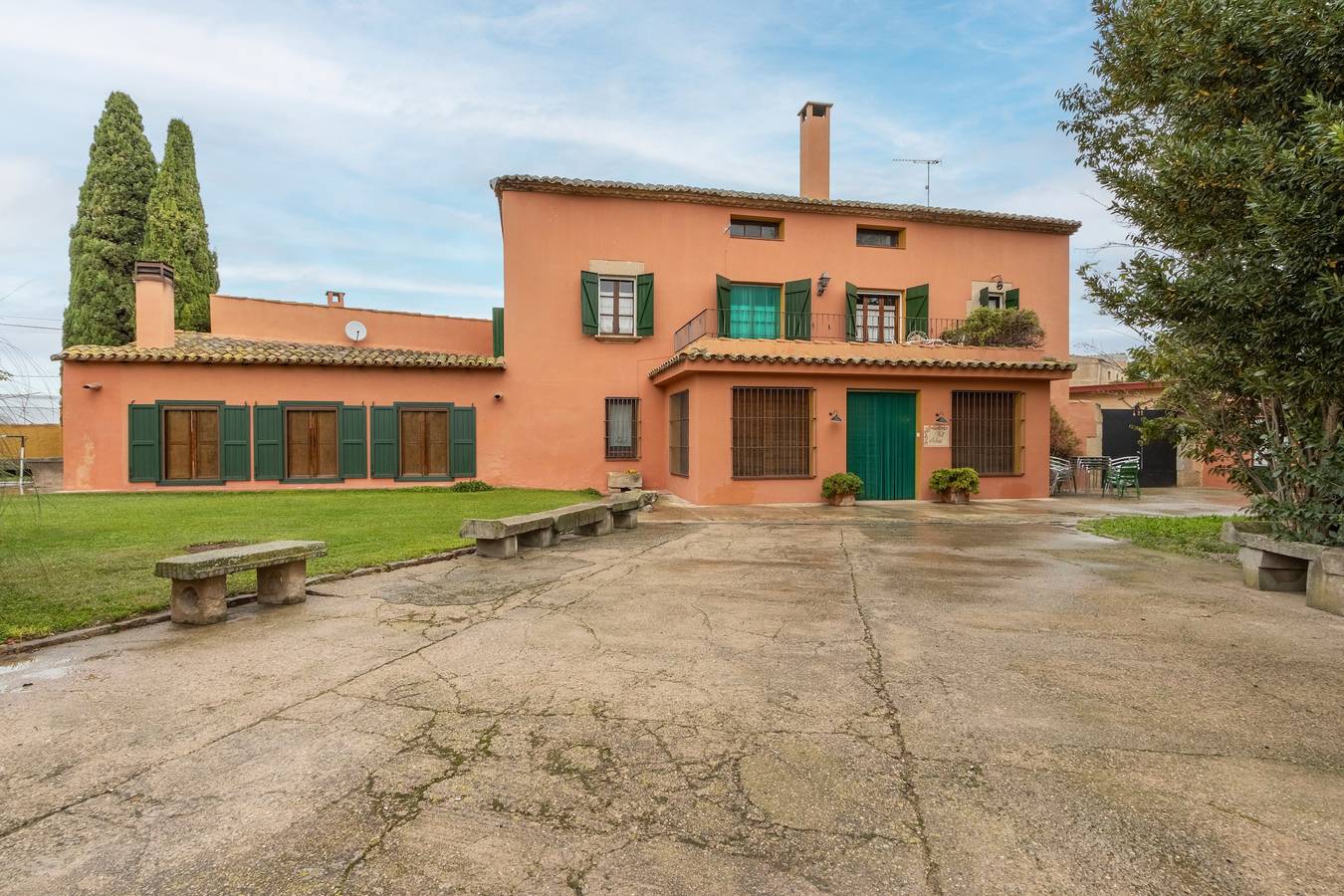 Country House 'Ca L'Andorrà' with Shared Pool, Private Terrace and Wi-Fi in Vila-sana, Lleida Province