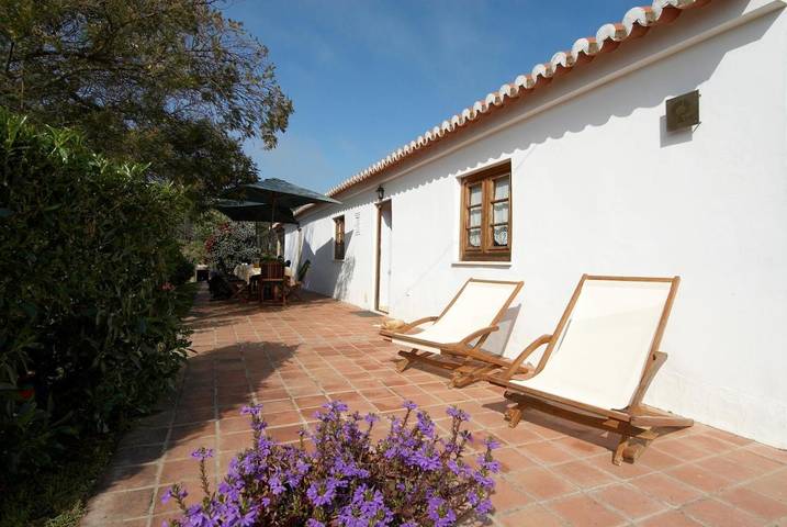 Location de vacances pour 3 personnes, avec terrasse et jardin dans Rogil - 2