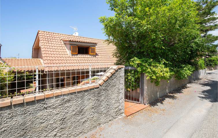 Apartamento con vistas al mar, aire acondicionado y aparcamiento - 300m de la playa in Gizzeria, Provincia de Catanzaro