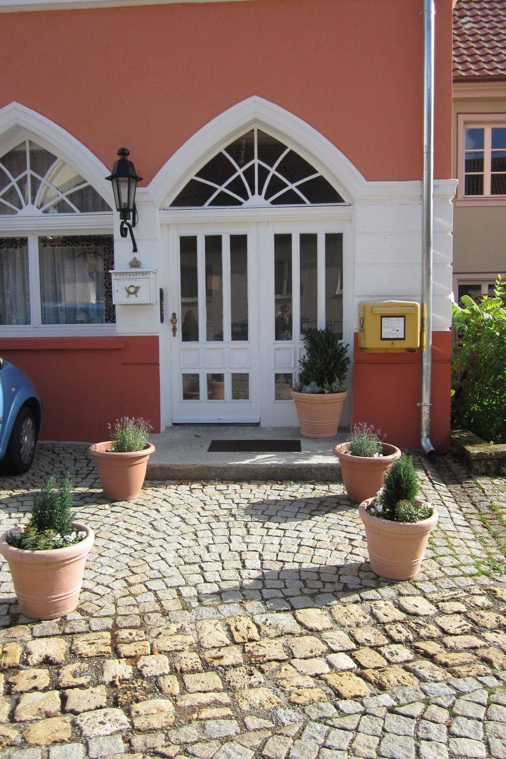 Ganze Wohnung, Dachgeschosswohnung mit Gartennutzung in Tengen, Hegau