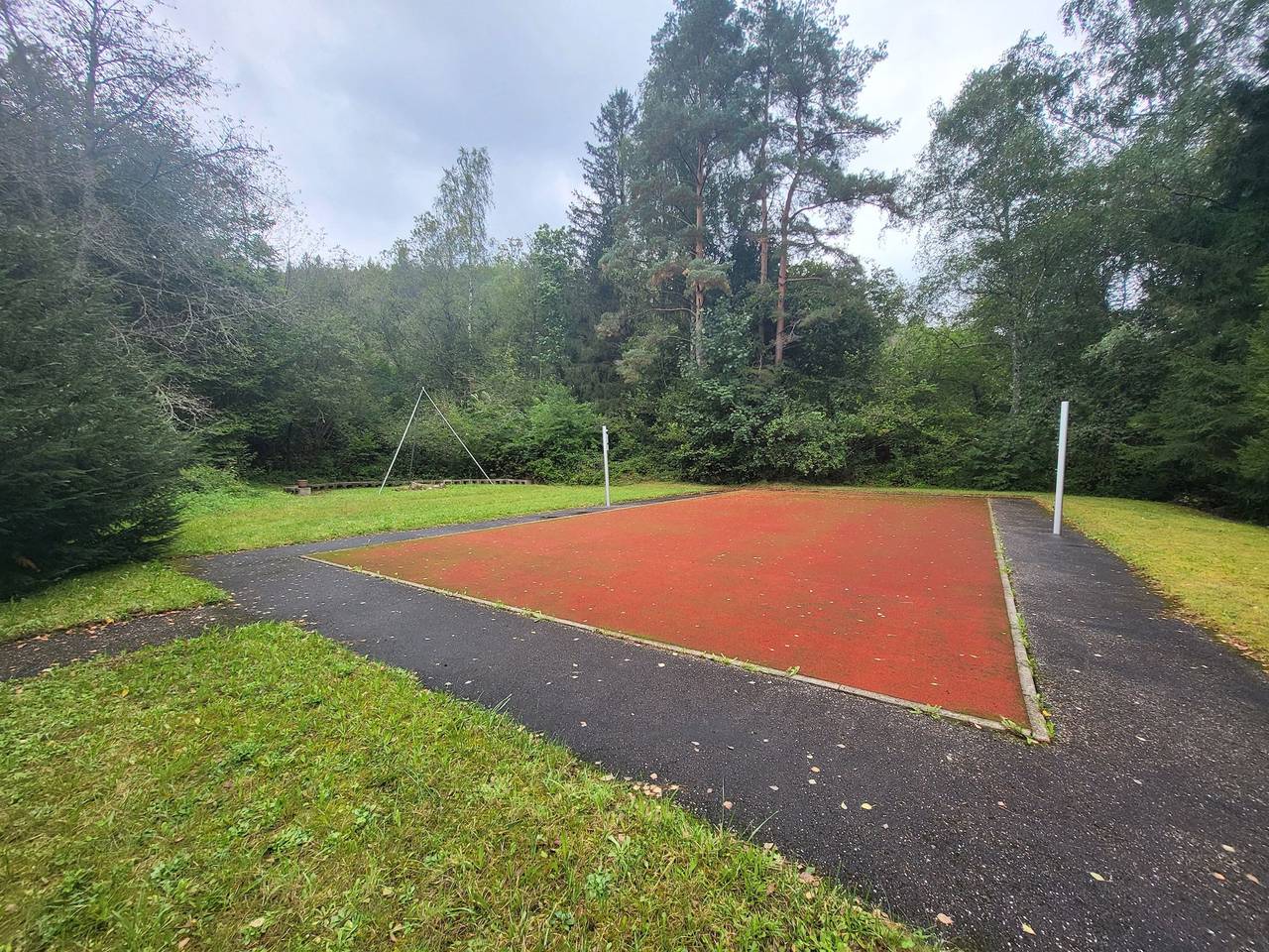 Ganze Ferienwohnung, Freizeitheim Wilhelm Kiefer Haus - Freizeitheim Wilhelm Kiefer Haus mit großem Grundstück, Feuerstelle, Tennisplatz, für bis zu 31 Per. in Bad Wildbad, Nordschwarzwald