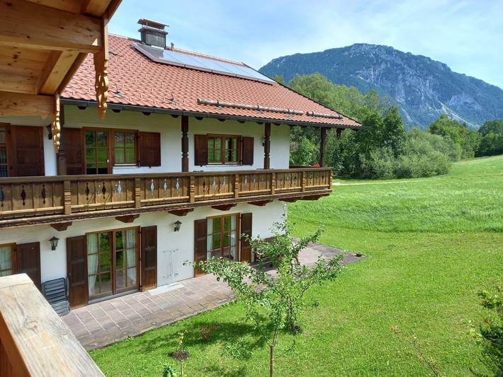 Ganze Ferienwohnung, Ferienwohnungen Reiter inkl. Chiemgaukarte - Ferienwohnung 1, 48qm, Balkon, Kochnische, 1 Schlafzimmer, 1 Wohnzimmer, WLAN in Ruhpolding, Bayerische Alpen
