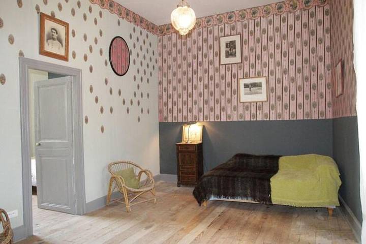 Location de vacances pour 11 personnes, avec terrasse et jardin dans Cénevières - 2