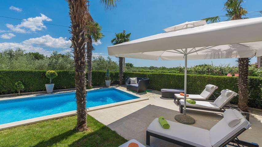 Villa pour 12 personnes, avec jardin et jacuzzi ainsi que terrasse et piscine, animaux acceptés à Selina - 3