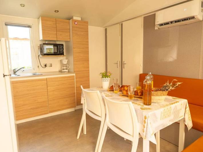 Camping pour 4 personnes, avec terrasse et piscine à Vic-la-Gardiole - 3