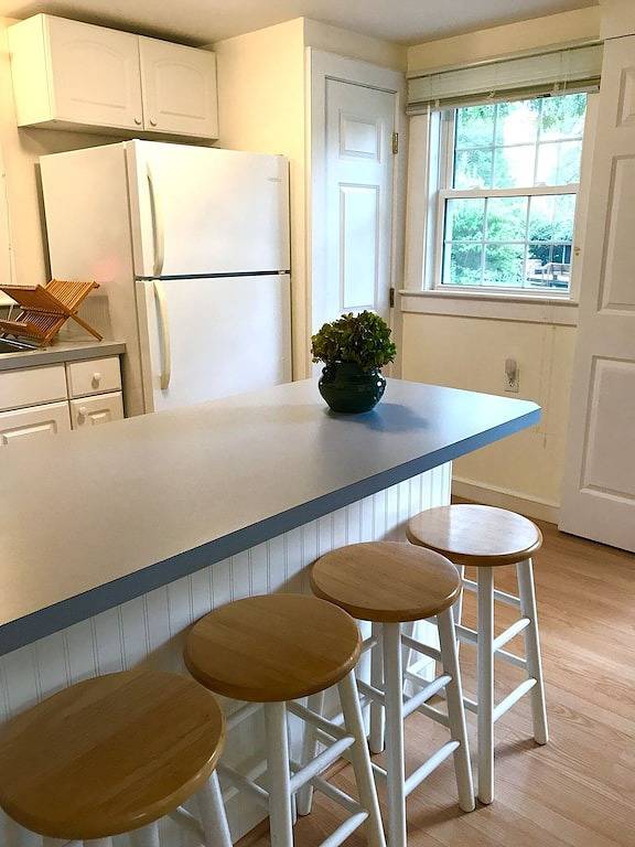 Vacation rental for 4 people, with yard and terrace, with pets in Martha's Vineyard