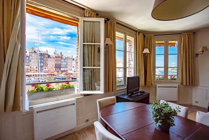 Gîte pour 4 personnes, avec Terrasse ainsi que Jardin et Vue dans Port De Honfleur