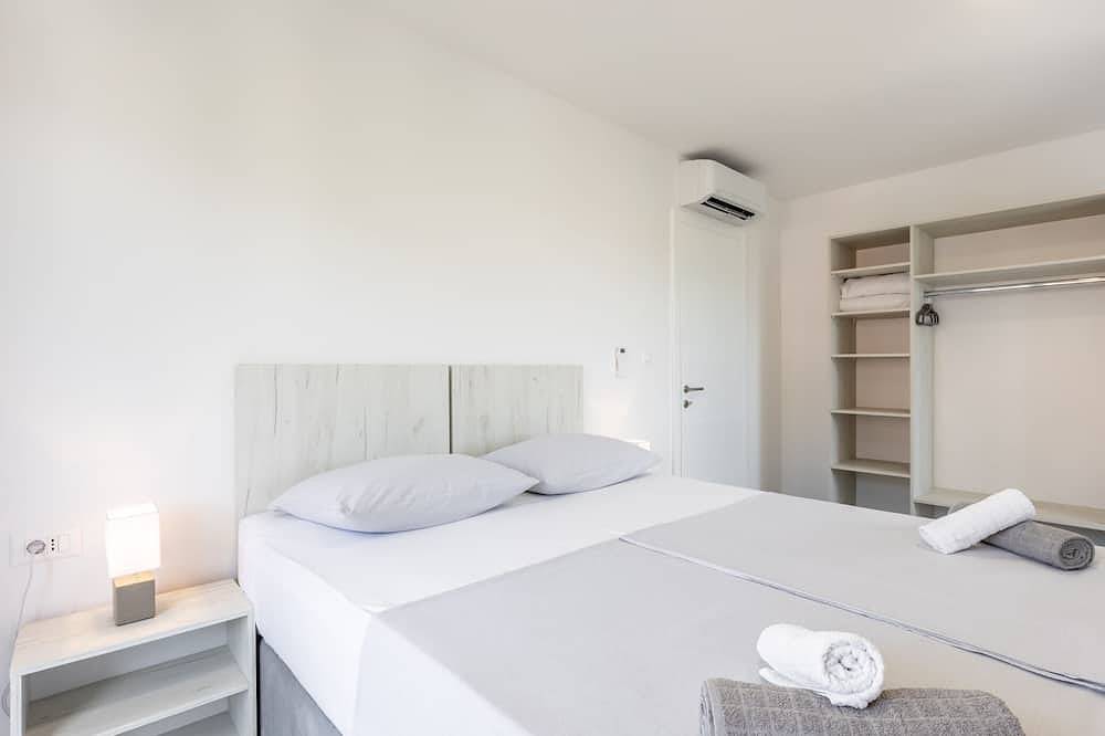 Villa Bonce - Five Bedroom Villa with Private Swimming Pool in Kastel Luksic, Kaštela