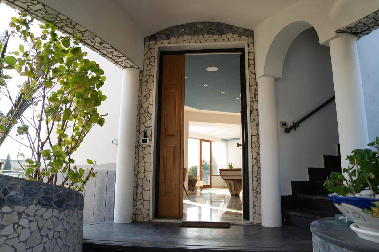 Villa Tito Livio - The Gulf Horizon Capri - Luxury Villa with Panoramic Pool & Capri View in Pozzuoli, Napoli e dintorni