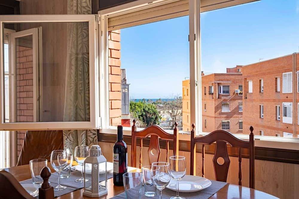 Entire apartment, 5 Min. to the sea and 15 Min. to Barcelona Center in Sant Adrià de Besòs, Barcelonès