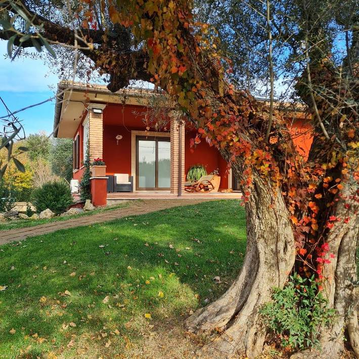 Gîte pour 2 personnes, avec Terrasse ainsi que Jardin et Vue à Tuscania