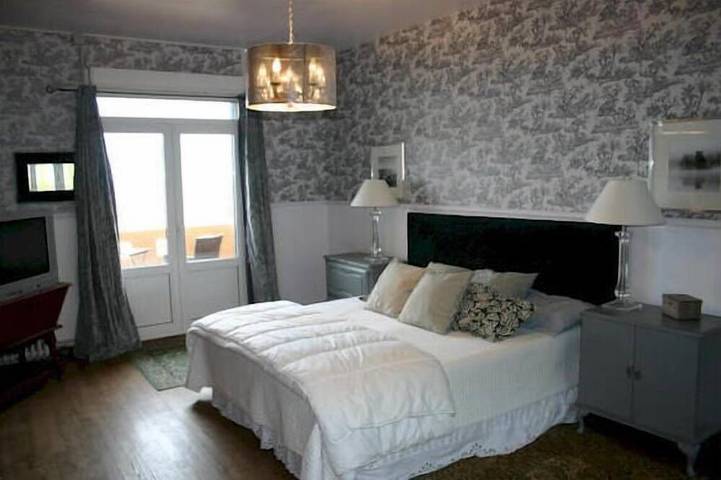 Location de vacances pour 14 personnes, avec balcon et jardin, animaux acceptés à Vierville-sur-Mer - 2