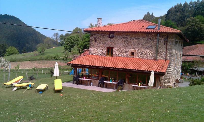 Casa rural para 21 personas, con jardín y vistas, Se admiten mascotas en Vizcaya - 2