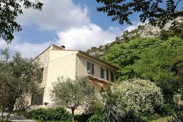 Maison de vacances pour 3 personnes, avec terrasse et jardin à Fontaine-de-Vaucluse