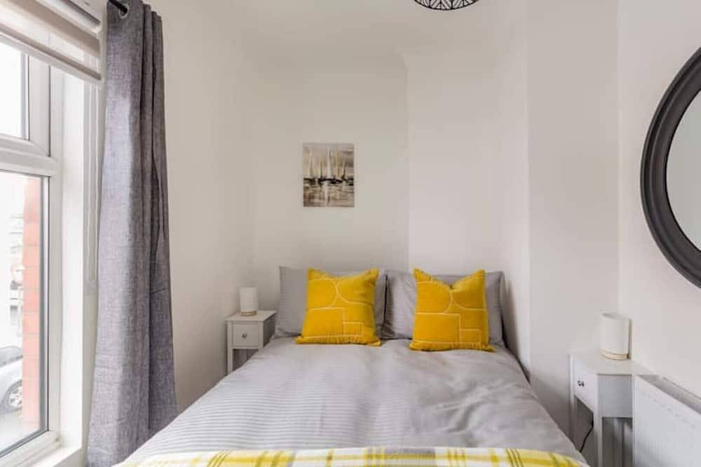 Charming Terraced House in the centre of Hoylake in Merseyside