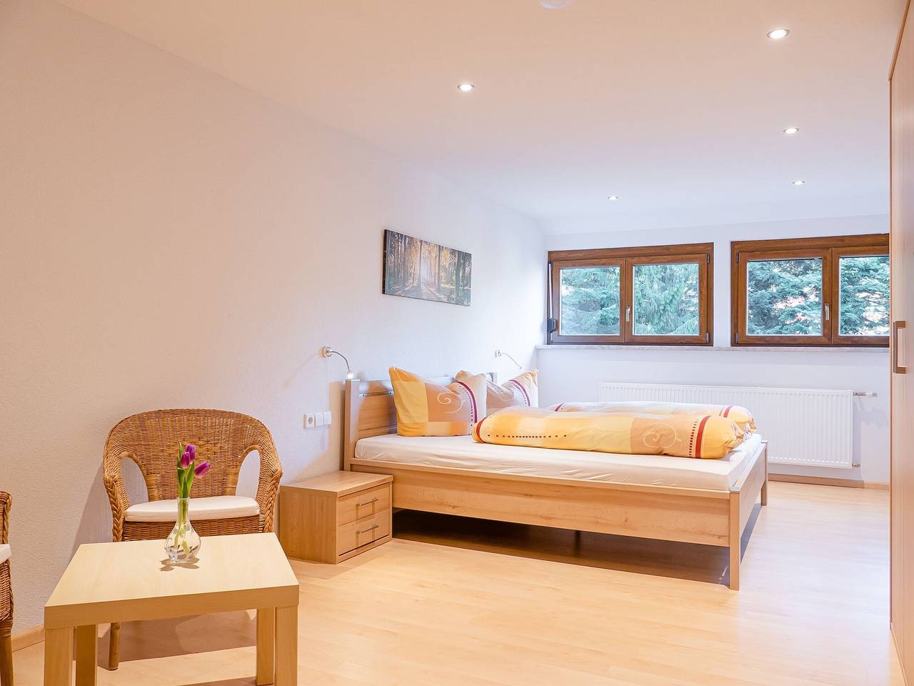 Entire apartment, Hoferpeterhof: 3-Bedroom Apartment with Mountain View, Shared Terrace & Wi-Fi in Bad Peterstal-Griesbach, Central Black Forest