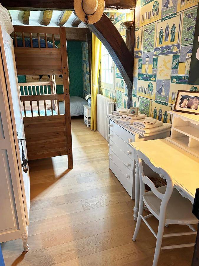 Double Room with Private Bathroom in Sainte-Colombe, Région de Dieppe