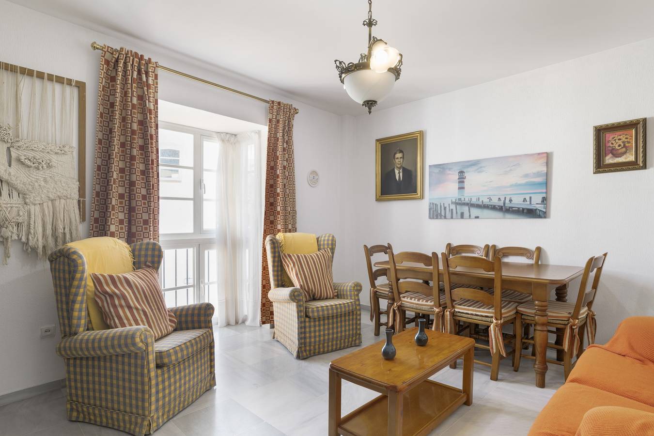 Apartamento entero, Luminoso apartamento 'Margarita' a pasos de la playa con terraza privada in Conil de la Frontera, Costa de la Luz