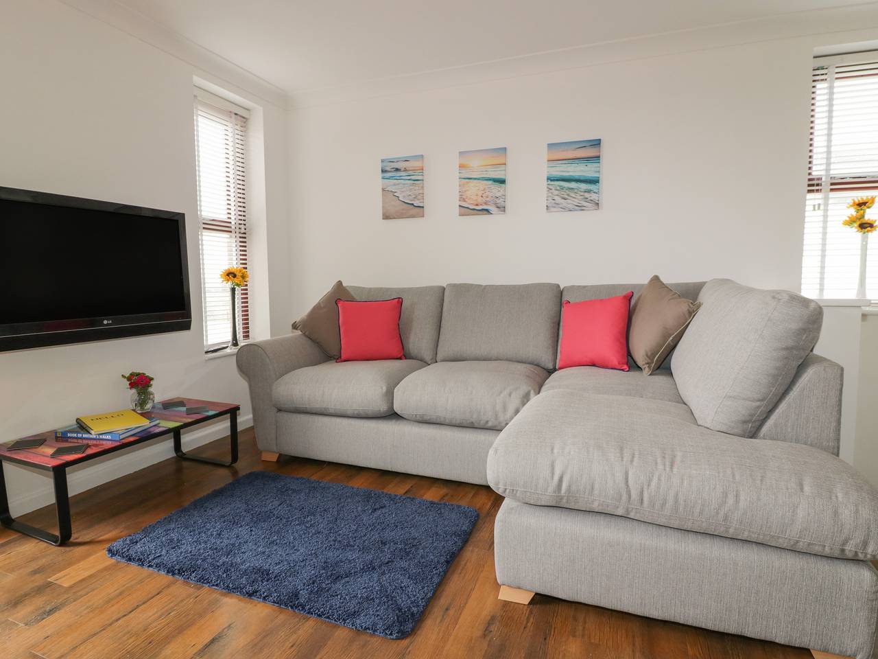 Elin Howlyek in Newquay, Cornwall