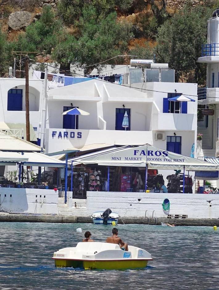 Gîte pour 3 personnes, avec Balcon ainsi que Terrasse et Vue dans Loutró